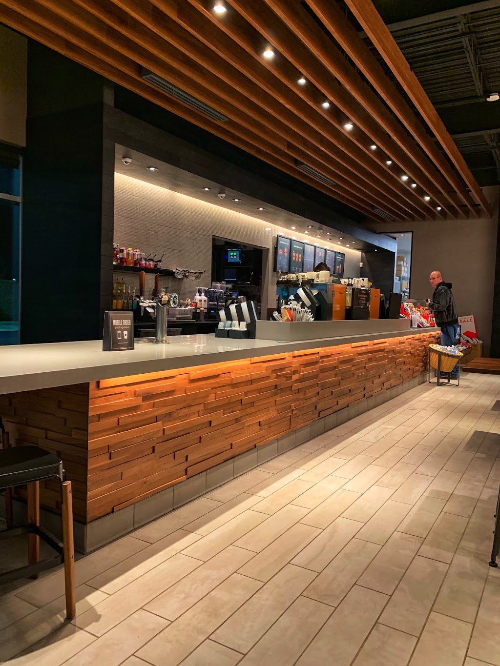 Starbucks | cafe | 11661 E Kellogg Ave, Wichita, KS 67207, USA | 3166881298 OR +1 316-688-1298