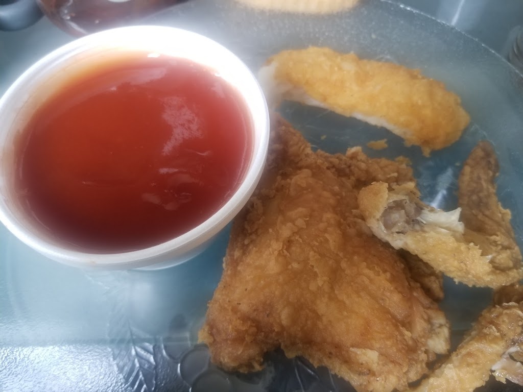 Harolds Chicken Shack #36 (Wicker Park) | restaurant | 1361 N Milwaukee Ave, Chicago, IL 60622, USA | 7732522424 OR +1 773-252-2424