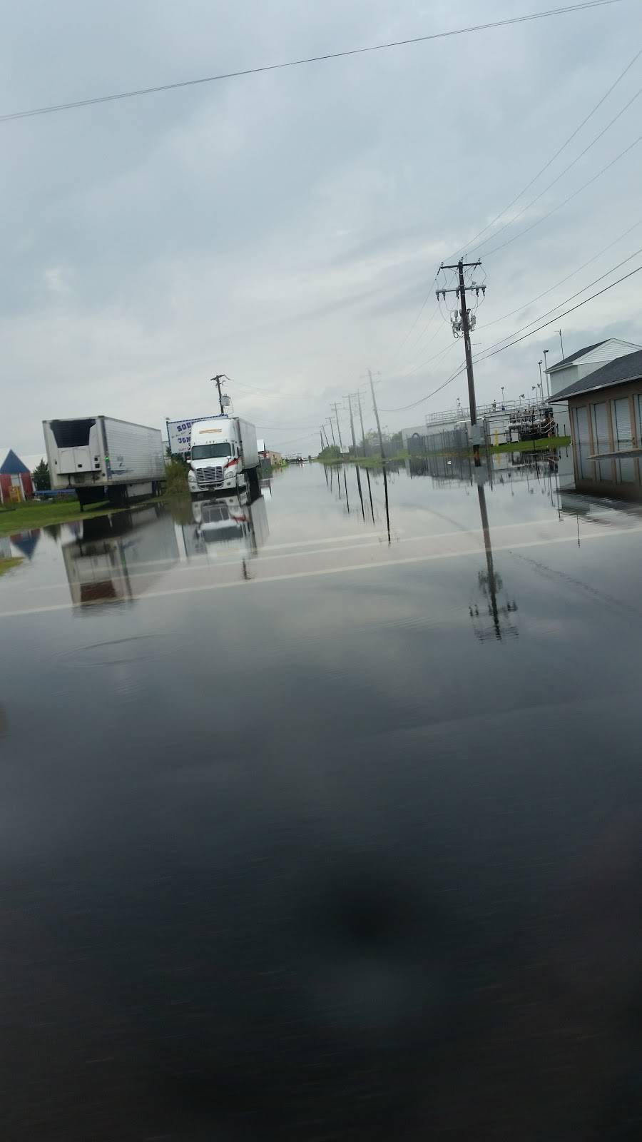 Gordons | restaurant | 831 W Main St, Crisfield, MD 21817, USA | 4109680566 OR +1 410-968-0566