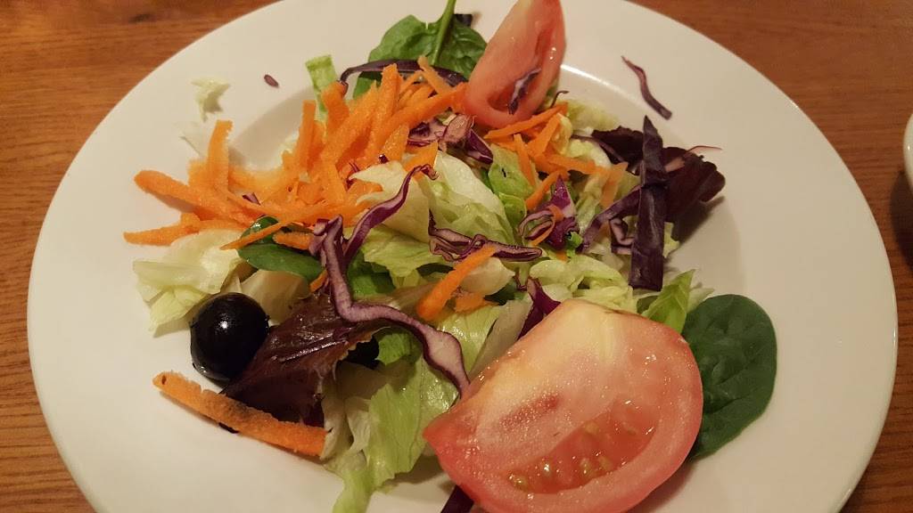 Roccos Family Restaurant | restaurant | 170 S Main St, New City, NY 10956, USA | 8456381375 OR +1 845-638-1375