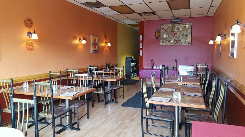 Paprika | restaurant | 2547 W Lawrence Ave, Chicago, IL 60625, USA | 7733384906 OR +1 773-338-4906