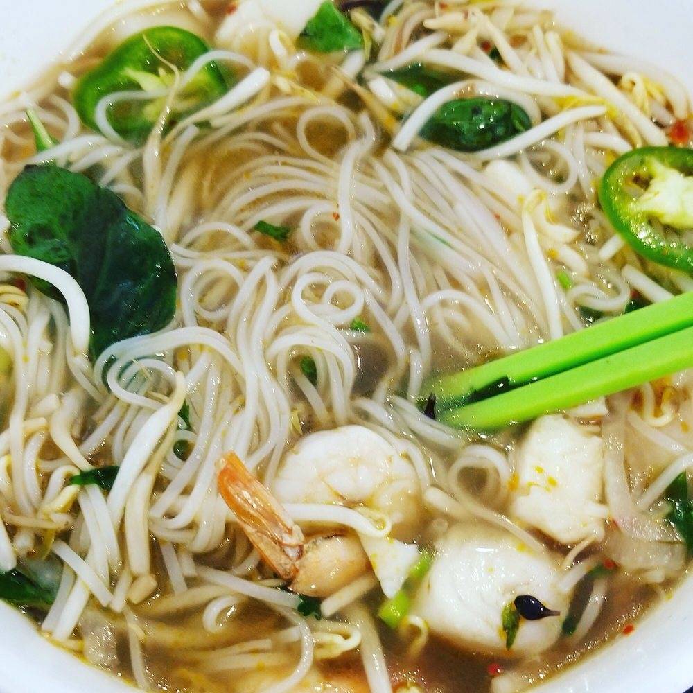 Pho n Seafood | restaurant | 924 N Court St, Visalia, CA 93291, USA | 5597323663 OR +1 559-732-3663