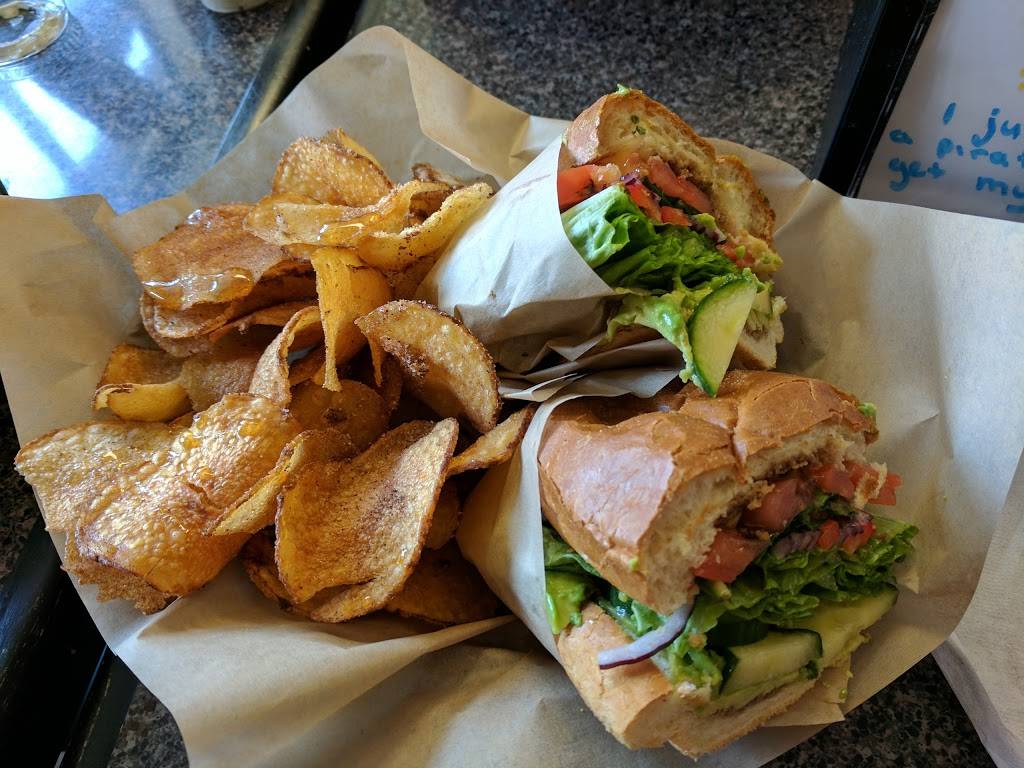 Chipwrecked | restaurant | 246 Pomeroy Ave, Pismo Beach, CA 93449, USA | 8055565272 OR +1 805-556-5272