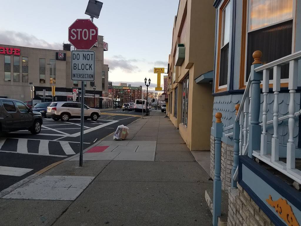 P & L Grill & Diner | meal takeaway | 590 32nd St, Union City, NJ 07087, USA | 2018651121 OR +1 201-865-1121