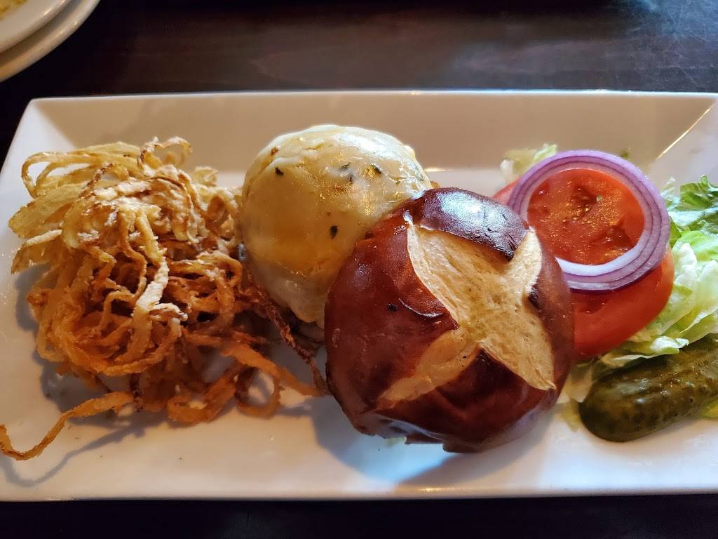 Gourmet Burger Bistro | restaurant | 5 Mill Creek Rd, Port Jefferson, NY 11777, USA | 6314034033 OR +1 631-403-4033