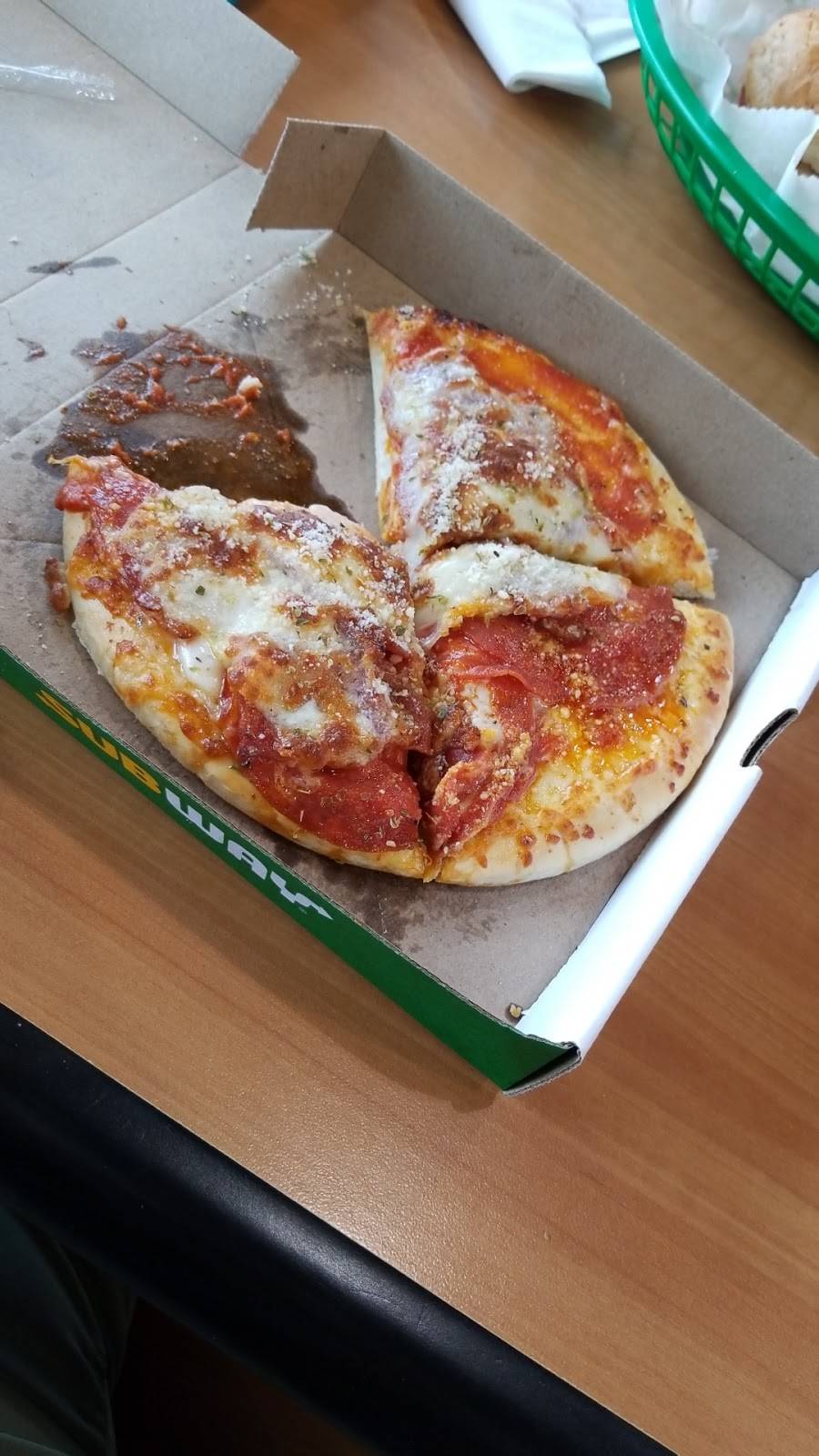 Subway Restaurants | restaurant | 1430 S Main St #101, Boerne, TX 78006, USA | 8302494832 OR +1 830-249-4832