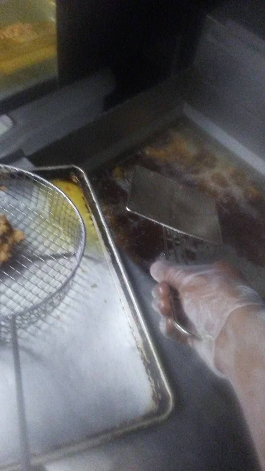 Popeyes Louisiana Kitchen | restaurant | 5500 W North Ave, Chicago, IL 60639, USA | 7736220911 OR +1 773-622-0911