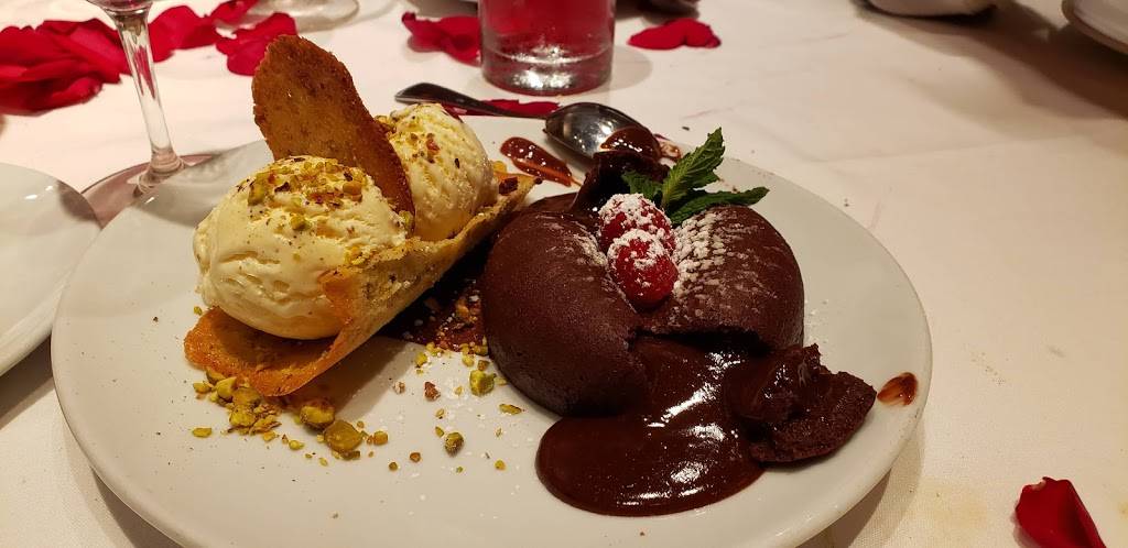 Flemings Prime Steakhouse & Wine Bar | restaurant | 3342 W Friendly Ave, Greensboro, NC 27410, USA | 3362947790 OR +1 336-294-7790