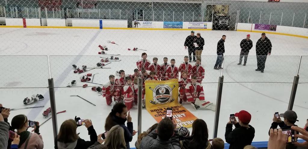 Kennedy Recreation Center | restaurant | 3101 West Rd, Trenton, MI 48183, USA | 7346757300 OR +1 734-675-7300