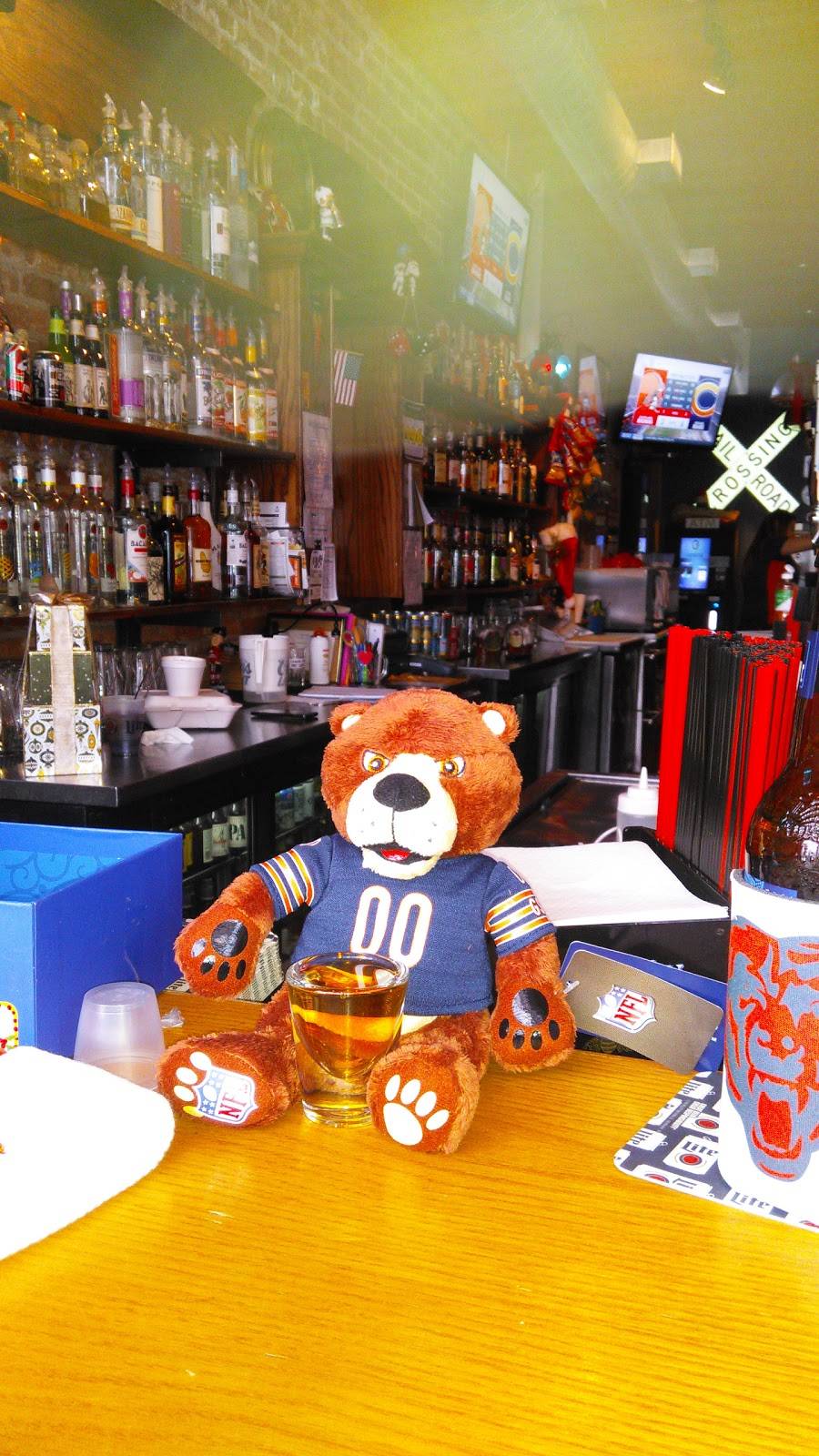 Off The Traxx | restaurant | 3144 Oak Park Ave # A, Berwyn, IL 60402, USA | 7086374430 OR +1 708-637-4430