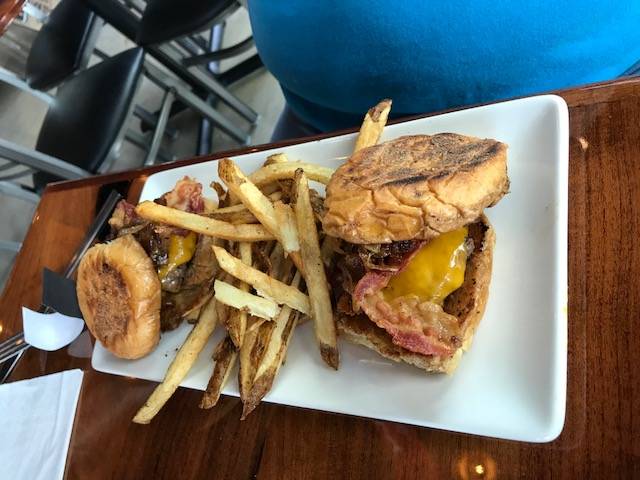 Double Schotts Sports Bar & Grill | restaurant | 2055 Central Plaza Suite 102, New Braunfels, TX 78130, USA | 8306325355 OR +1 830-632-5355