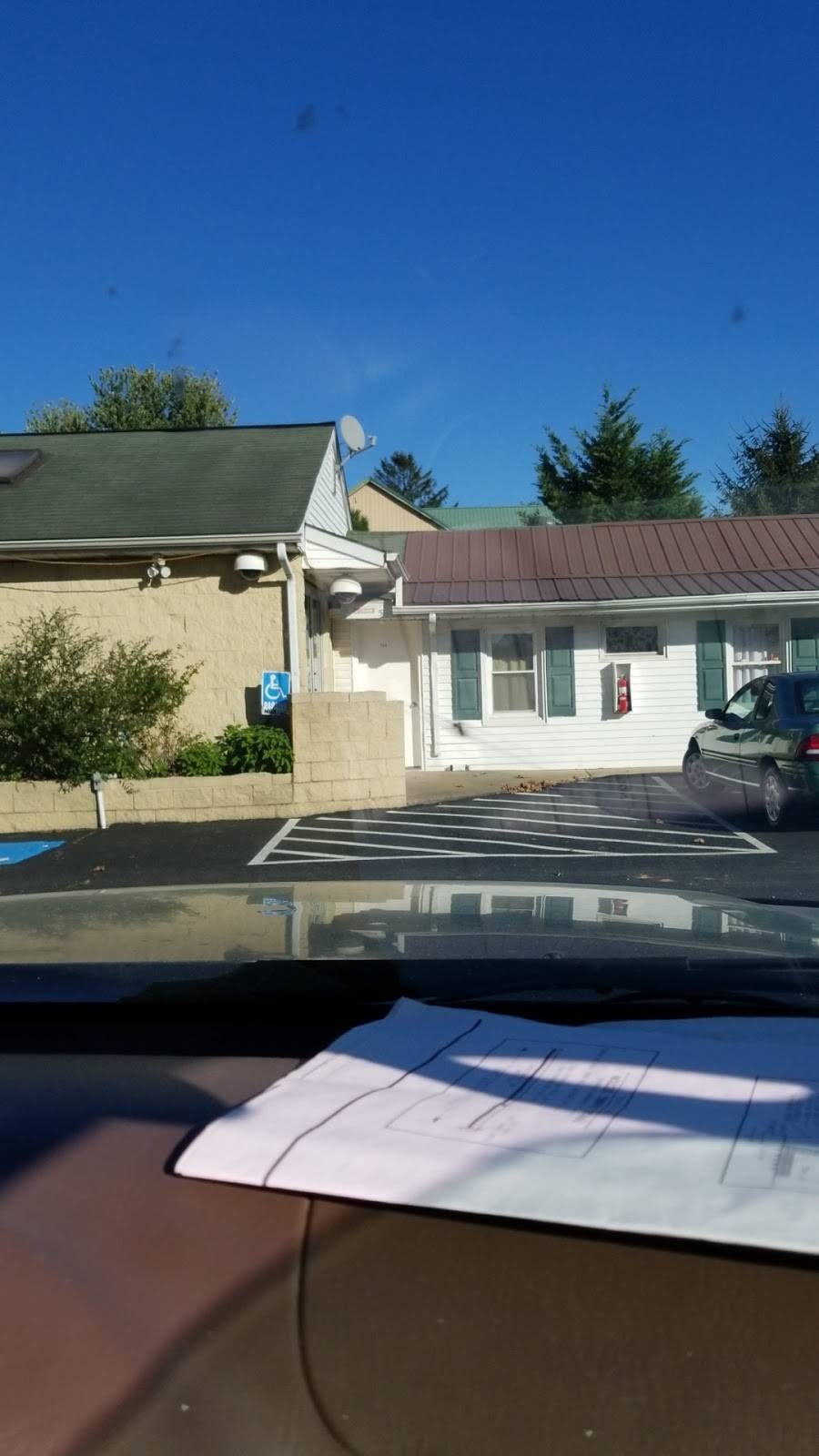 Owens Place Restaurant & Bar | restaurant | 4880 Lincoln Hwy, Parkesburg, PA 19365, USA | 7174428888 OR +1 717-442-8888