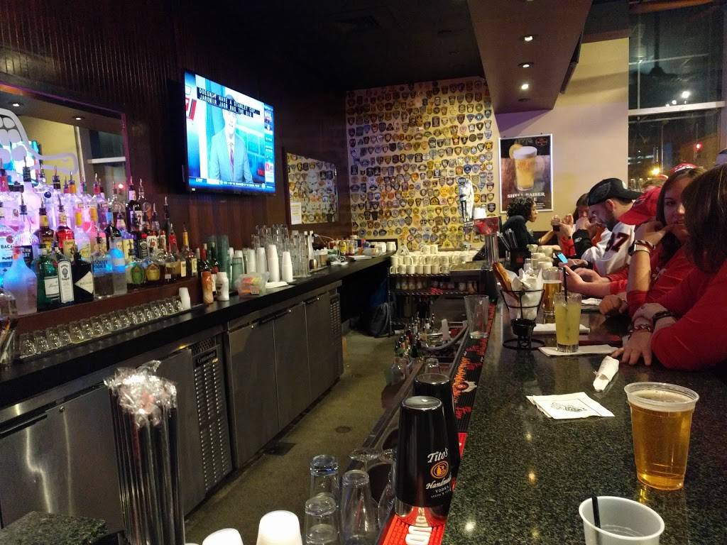 The Greene Turtle Sports Bar & Grille | restaurant | 601 F St NW, Washington, DC 20004, USA | 2026378889 OR +1 202-637-8889