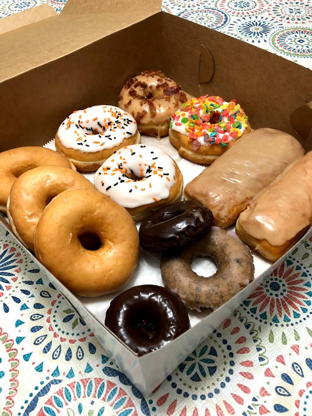 Nuts 4 Donuts | bakery | 19630 S Tamiami Trail, Fort Myers, FL 33908, USA | 2394320083 OR +1 239-432-0083