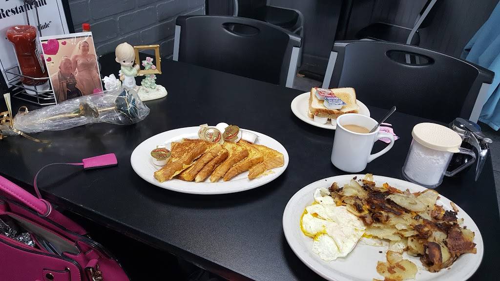 Fort Wright Family Restaurant | restaurant | 1860 Ashwood Cir, Fort Wright, KY 41011, USA | 8593318359 OR +1 859-331-8359