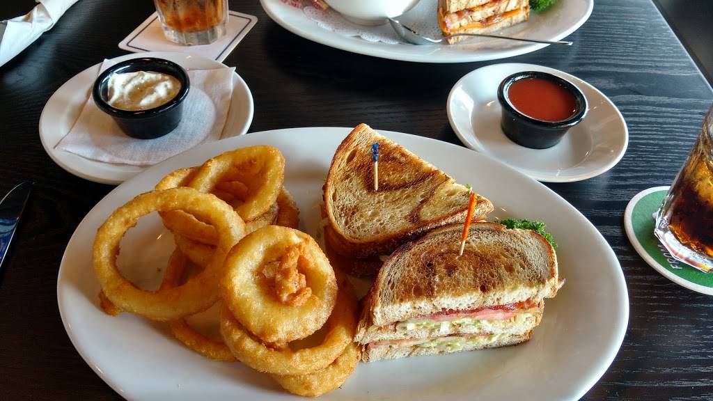 Mackenzie Pub | restaurant | 250 Bayly St W #1, Ajax, ON L1S 3V4, Canada | 2896602584 OR +1 289-660-2584