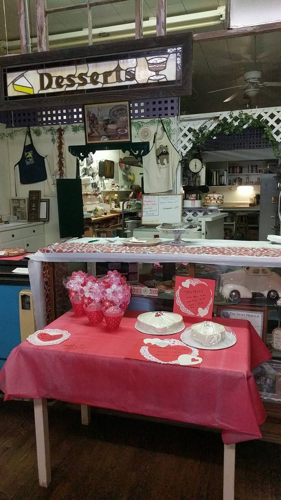 Pats Snack Bar | meal takeaway | 124 N Sterling St, Morganton, NC 28655, USA | 8284375744 OR +1 828-437-5744