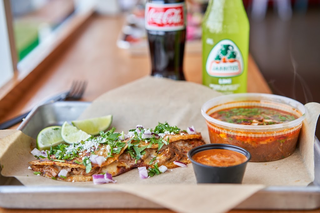 Que Onda Tacobar | restaurant | 112 Nut Tree Pkwy, Vacaville, CA 95687, USA | 7074463052 OR +1 707-446-3052