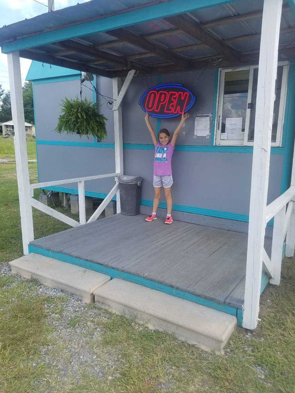 Papa Charlies | restaurant | 1014 3rd Ave, McRae-Helena, GA 31055, USA | 2293153357 OR +1 229-315-3357