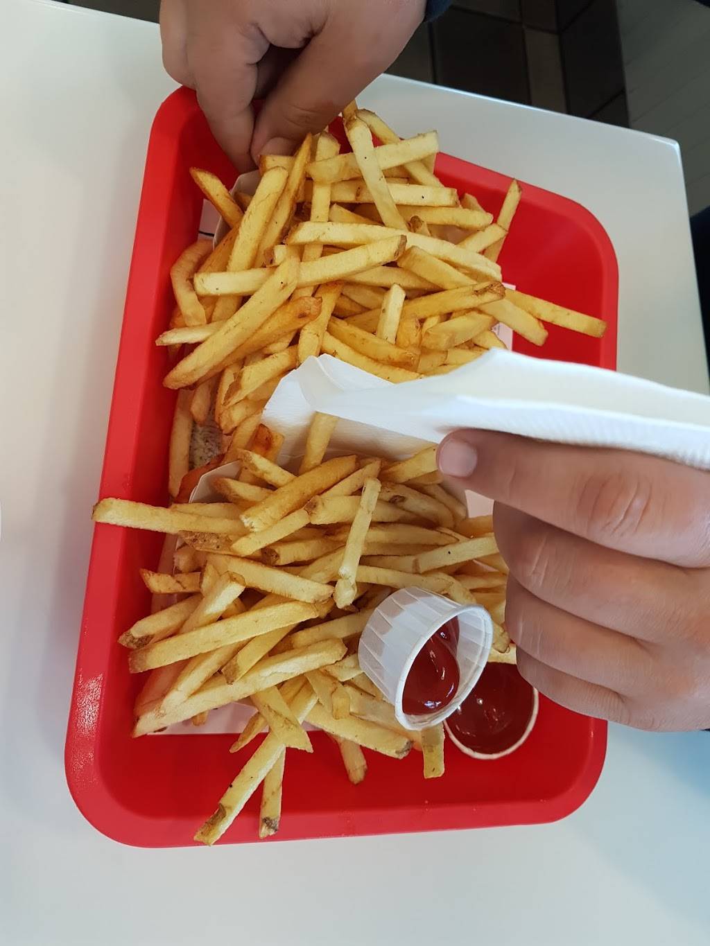 In-N-Out Burger | restaurant | 895 Cochrane Rd, Morgan Hill, CA 95037, USA | 8007861000 OR +1 800-786-1000