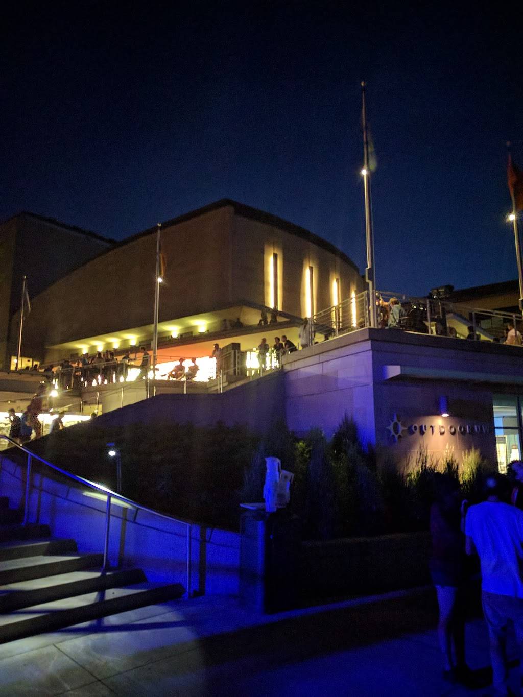 Memorial Union Terrace | restaurant | level 1 and lower level, 800 Langdon St, Madison, WI 53706, USA | 6082653000 OR +1 608-265-3000