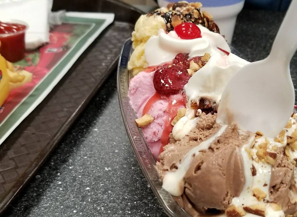 Braums Ice Cream & Burger Restaurant | restaurant | 3635 Troup Hwy #110, Tyler, TX 75703, USA | 9035094107 OR +1 903-509-4107