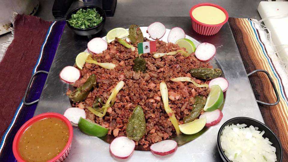 La Tradicion Mariscos & Mexican Restaurant | night club | 4371 Stewart Ave #114, Las Vegas, NV 89110, USA | 7024594252 OR +1 702-459-4252