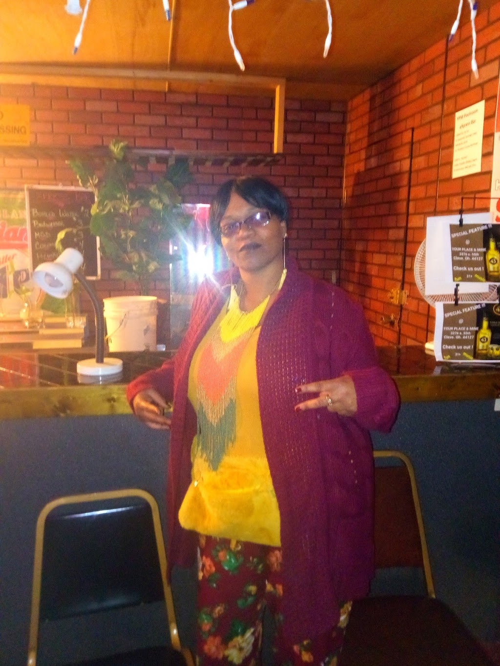 Your Place & Mine | restaurant | 3376 E 55th St, Cleveland, OH 44127, USA | 2165325512 OR +1 216-532-5512