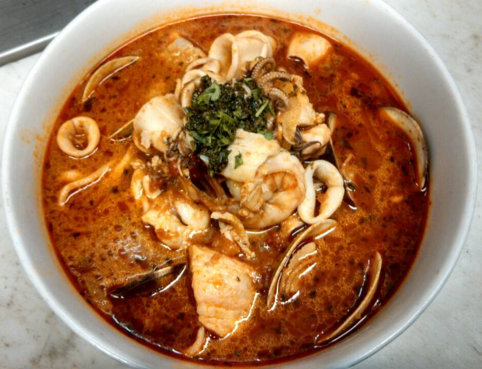 The Fish House Bar & Grill | restaurant | 972 Main St, Watsonville, CA 95076, USA | 8317283333 OR +1 831-728-3333