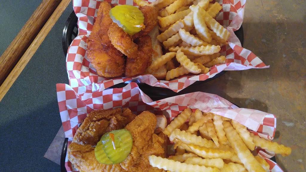 Helens Hot Chicken | restaurant | 8378, 413 E Round Grove Rd, Lewisville, TX 75067, USA | 9725375849 OR +1 972-537-5849