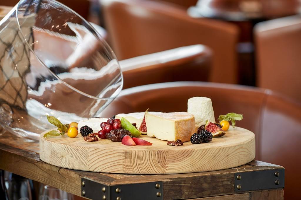 Renoir | restaurant | 1155 Rue Sherbrooke Ouest, Montréal, QC H3A 2N3, Canada | 5147883038 OR +1 514-788-3038