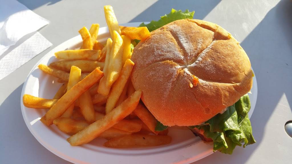 Baxters Boathouse | restaurant | 177 Pleasant St, Hyannis, MA 02601, USA | 5087754490 OR +1 508-775-4490