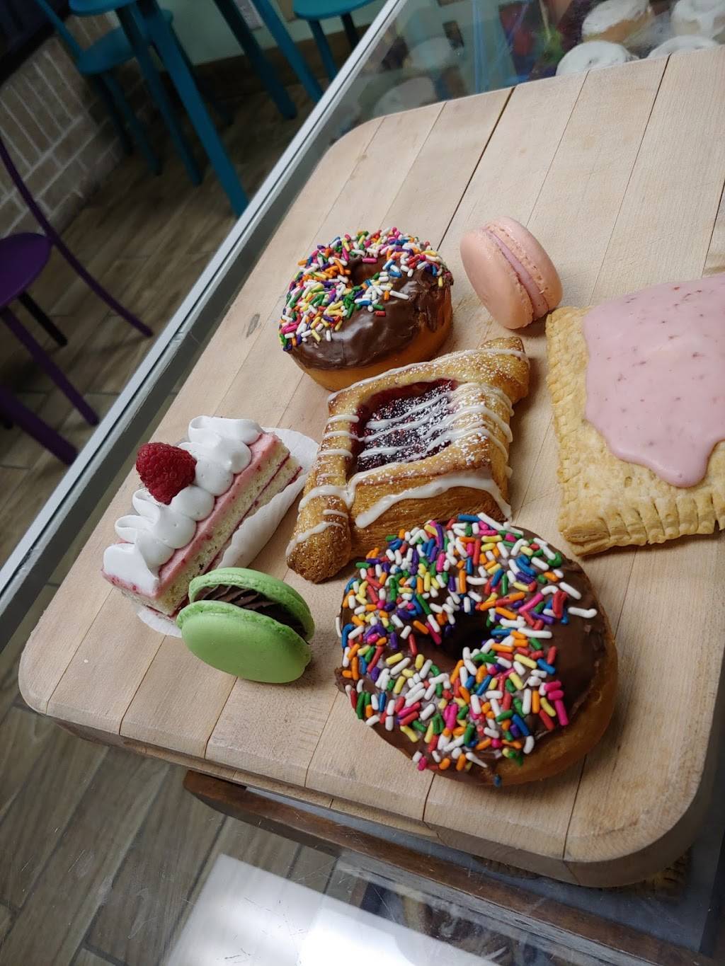 Miss Chickpeas Bakeshop | restaurant | 8065 Callaghan Rd, San Antonio, TX 78230, USA | 2109930748 OR +1 210-993-0748