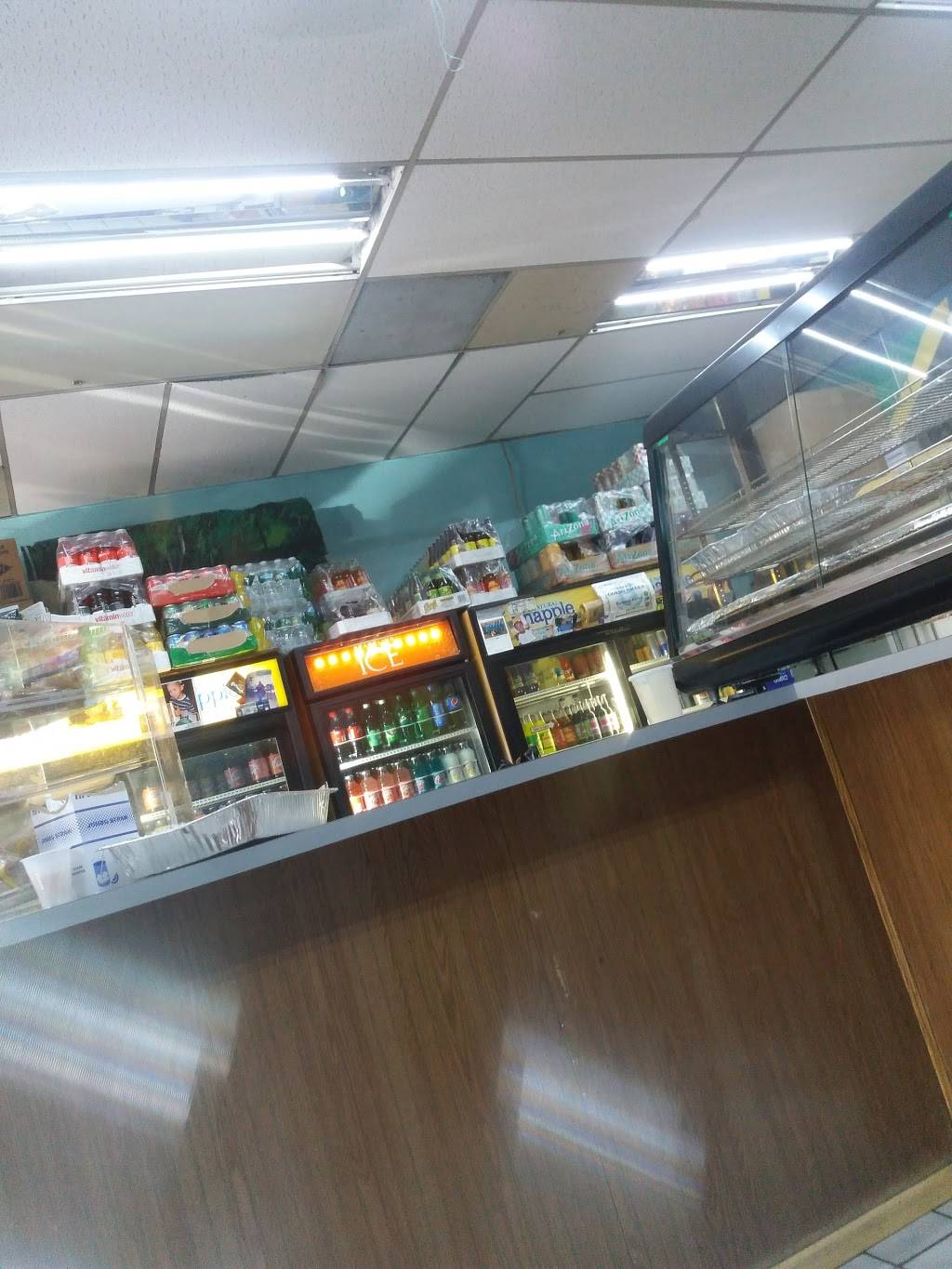 Rootsman Kitchen | restaurant | 500 Park Ave, Bridgeport, CT 06604, USA | 2033671323 OR +1 203-367-1323