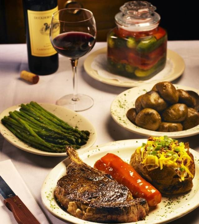 Bobs Steak & Chop House | night club | 5815 Rim Pass, San Antonio, TX 78257, USA | 2102222627 OR +1 210-222-2627