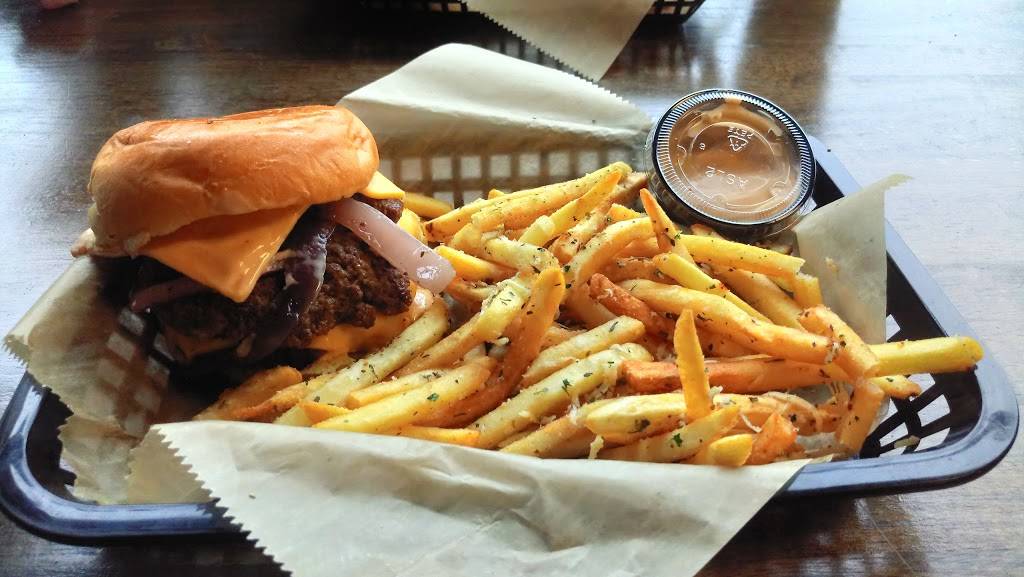 The Craft Burger | restaurant | 5184 Caldwell Mill Rd, Birmingham, AL 35244, USA | 2059950003 OR +1 205-995-0003