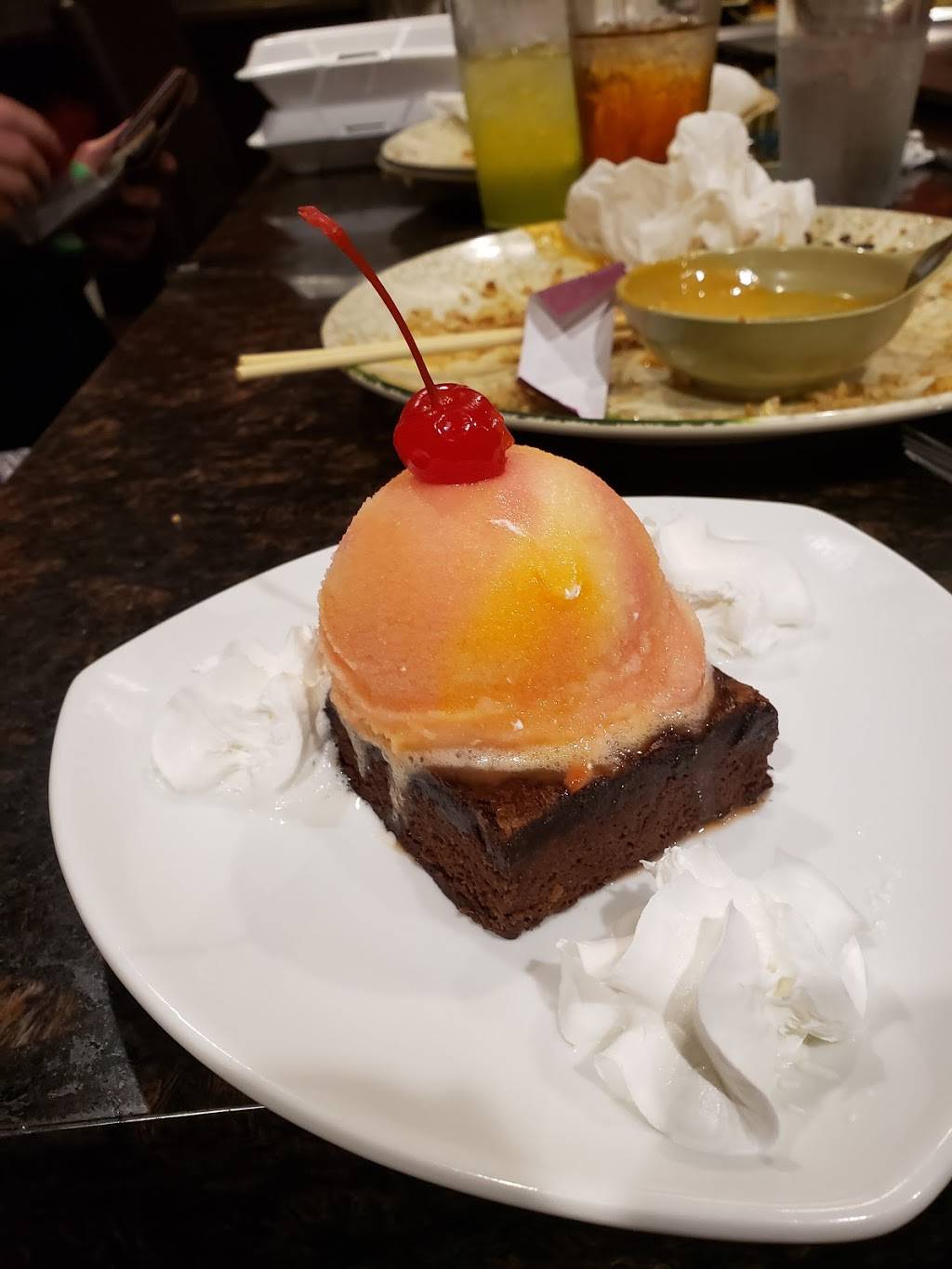 Fujiyama Japanese Cuisine | restaurant | 225 N Giant City Rd, Carbondale, IL 62901, USA | 6185492000 OR +1 618-549-2000