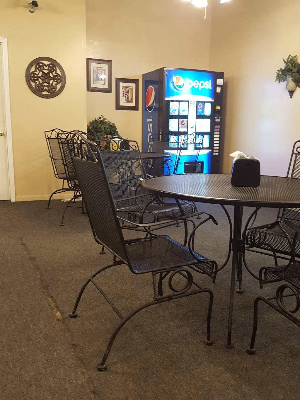 Mr. Pizza | restaurant | 553 Michigan St NE, Grand Rapids, MI 49503, USA | 6164561989 OR +1 616-456-1989