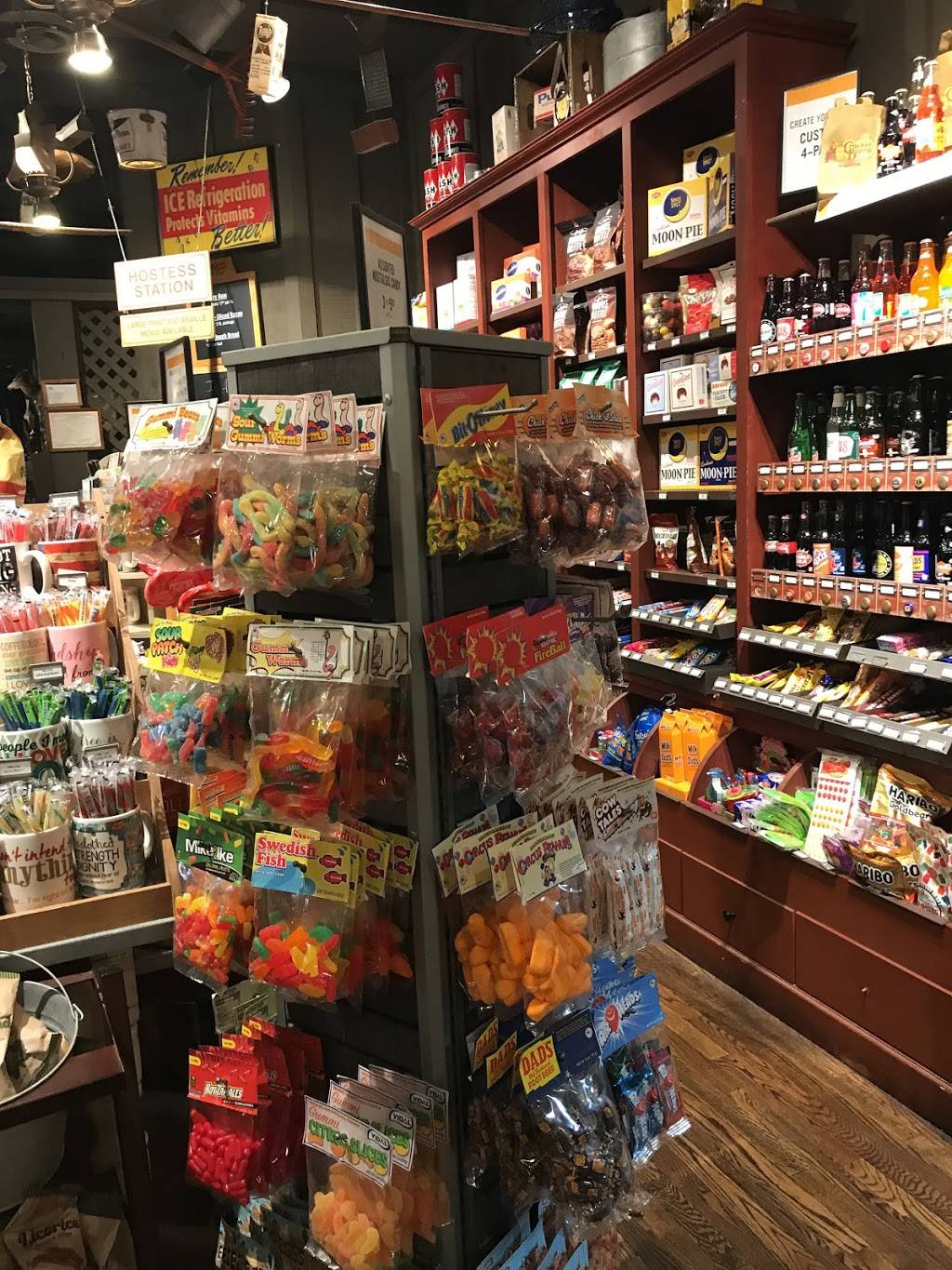 Cracker Barrel Old Country Store | restaurant | 6055 Som Center Rd, Willoughby, OH 44094, USA | 4405161775 OR +1 440-516-1775