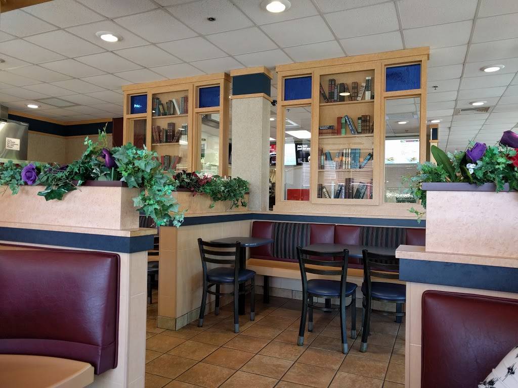 McDonalds | cafe | 894 Sheridan Rd, Highwood, IL 60040, USA | 8477802018 OR +1 847-780-2018