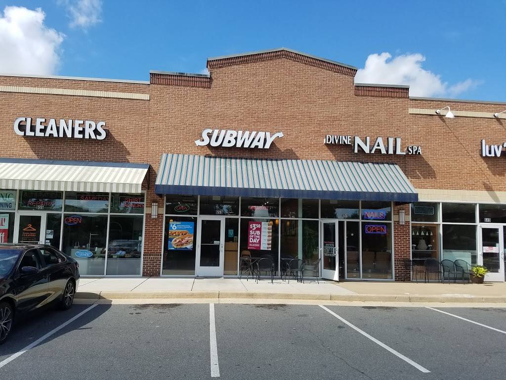 Subway | restaurant | 653 Potomac Station Dr, Leesburg, VA 20176, USA | 7037376937 OR +1 703-737-6937