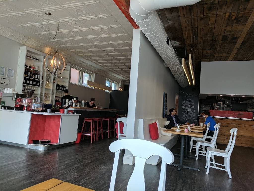 Berry Hill Food Company | restaurant | 82 King St W, Oshawa, ON L1H 1A6, Canada | 9052409055 OR +1 905-240-9055