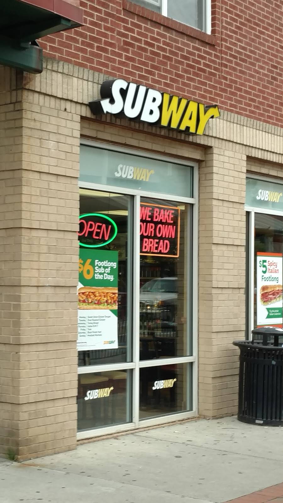 Subway | restaurant | 1110 W Broad St, Richmond, VA 23220, USA | 8043550433 OR +1 804-355-0433