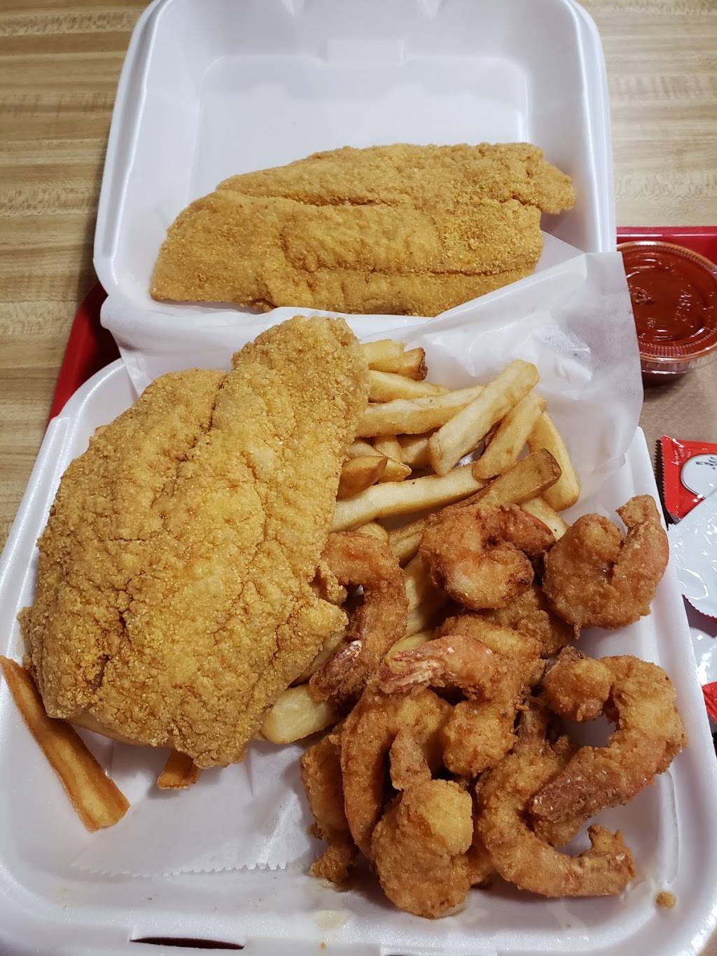 JJ Fish & Chicken | restaurant | 5849 Summer Ave, Memphis, TN 38134, USA | 9013831666 OR +1 901-383-1666