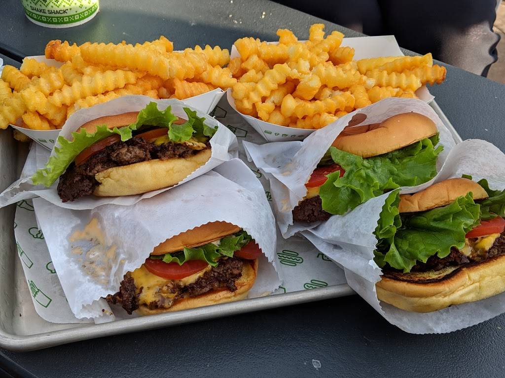 Shake Shack | meal takeaway | 199 Niagara Lane, Central Valley, NY 10917, USA | 8458273140 OR +1 845-827-3140