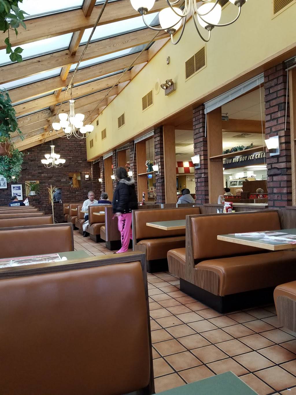 Big Boy | restaurant | 329 S Main St, Brooklyn, MI 49230, USA | 5175923212 OR +1 517-592-3212