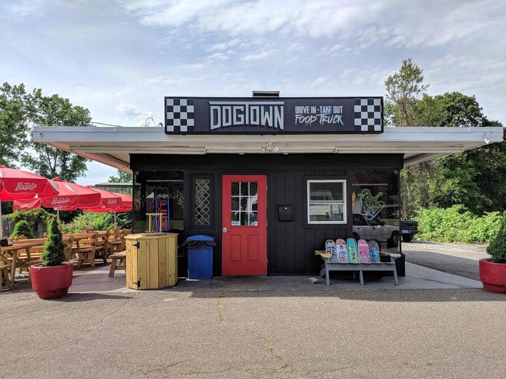 Dogtown | restaurant | 664 New Haven Ave, Milford, CT 06460, USA | 2037672895 OR +1 203-767-2895