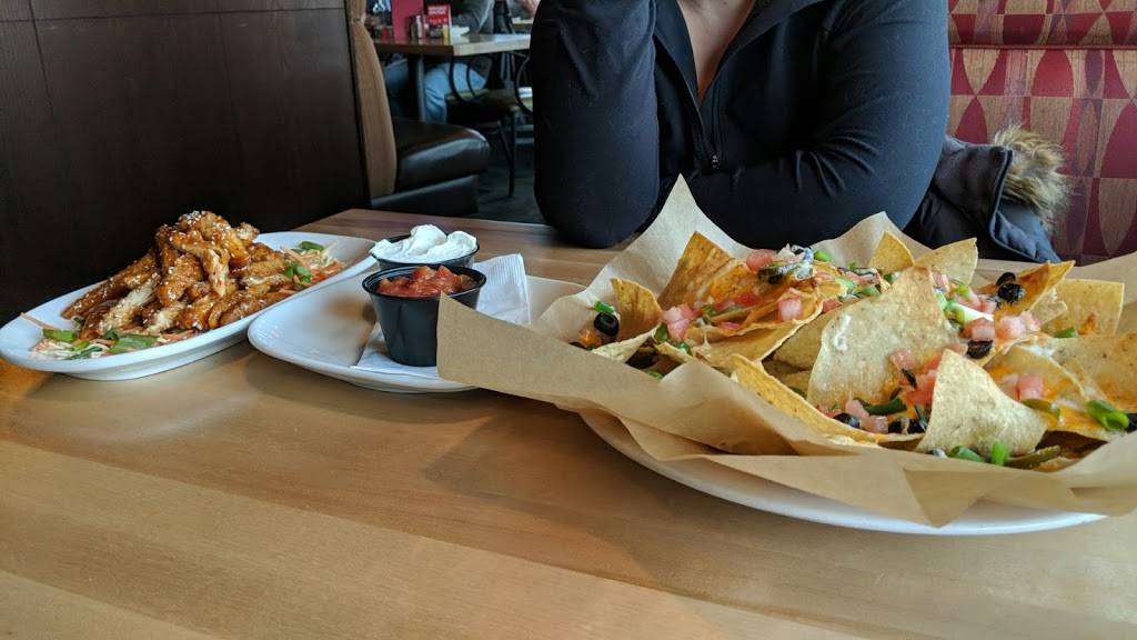 Boston Pizza | restaurant | 3300 Monarch Dr, Orillia, ON L3V 8A2, Canada | 7053290994 OR +1 705-329-0994