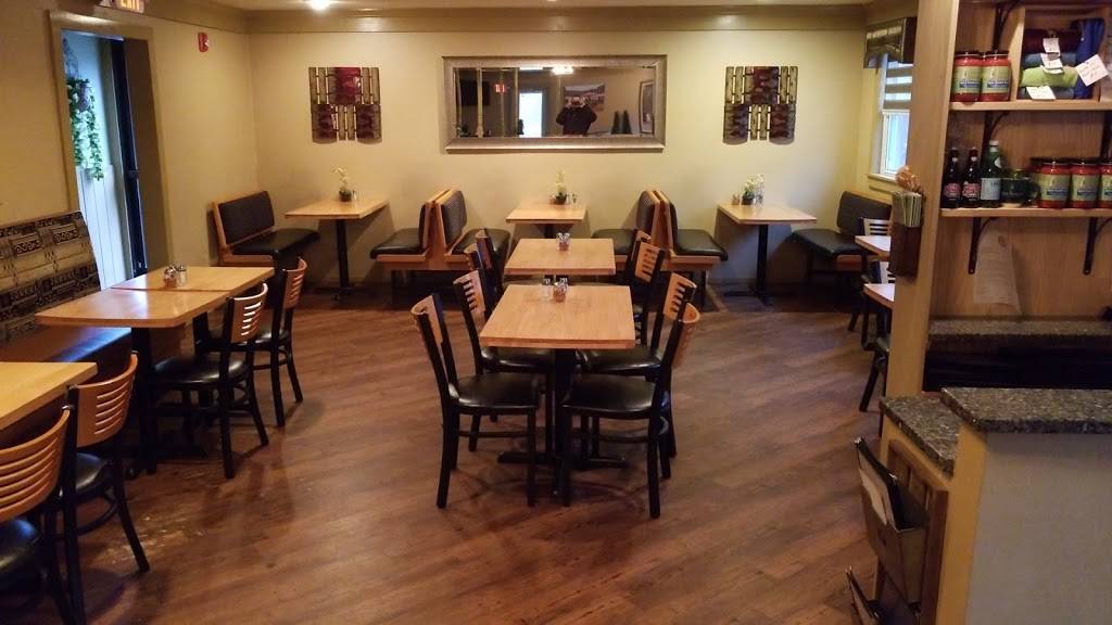 Johnny Macaronis | meal takeaway | 1300 Plymouth St, East Bridgewater, MA 02333, USA | 5084564460 OR +1 508-456-4460