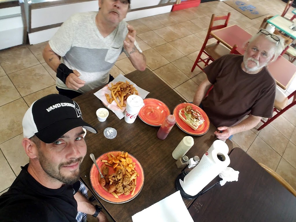 Fins Fresh Seafood and Po Boys | restaurant | 1305 W 6th St, Laurel, MS 39440, USA | 6013425141 OR +1 601-342-5141